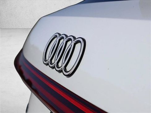 Certified 2025 Audi Q5 Premium w/ Convenience Package AWD/4WD image 29