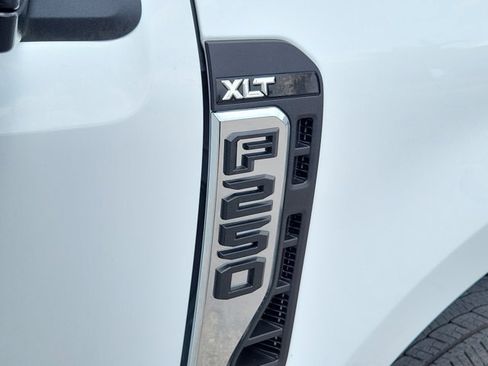Certified 2025 Ford F250 XLT AWD/4WD image 11