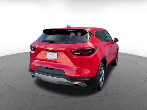 Used 2025 Chevrolet Blazer LT FWD image 11