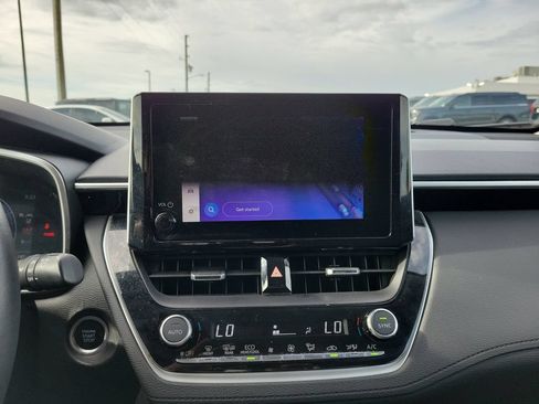 Used 2023 Toyota Corolla Cross XLE w/ Convenience Package FWD image 20