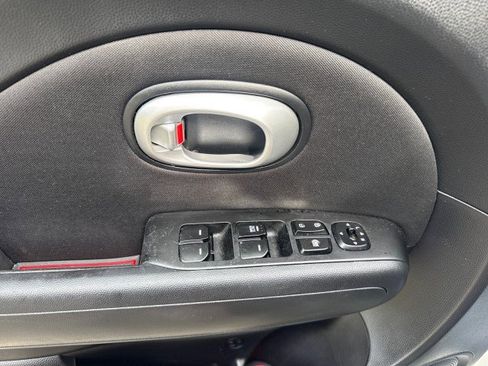 Used 2016 Kia Soul FWD image 18