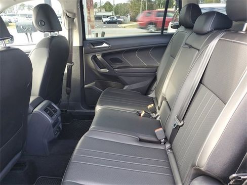 Certified 2023 Volkswagen Tiguan SE image 13