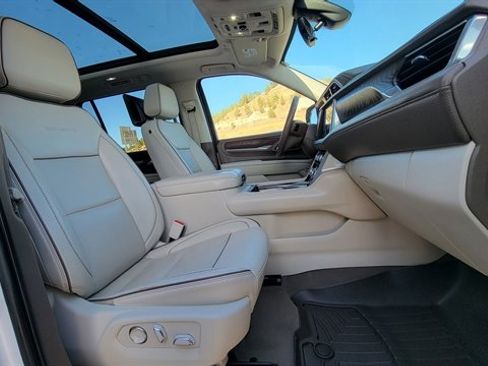 Used 2021 GMC Yukon XL Denali w/ Denali Premium Package image 46