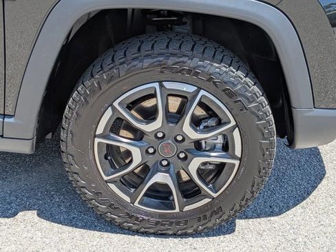 Used 2025 Jeep Compass Trailhawk image 12