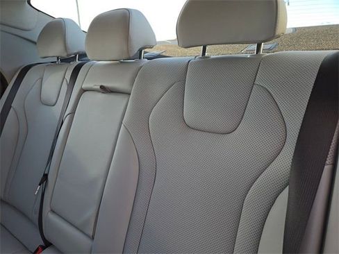 New 2025 Hyundai Elantra Limited image 14