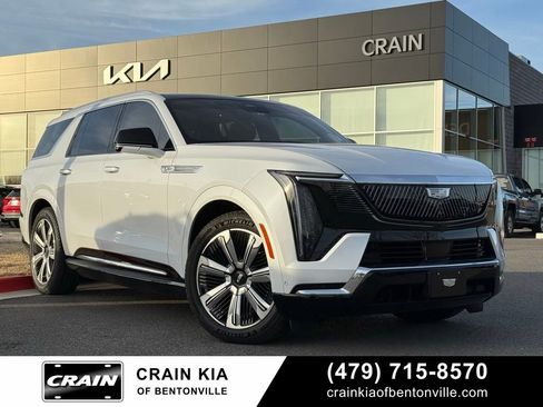 Used 2026 Cadillac Escalade IQL Luxury AWD/4WD image 1