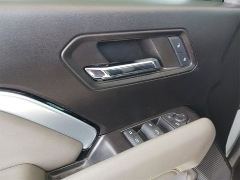 Used 2024 Chevrolet Colorado ZR2 w/ Technology Package image 34