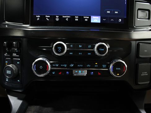 Used 2023 Ford F250 Lariat w/ Chrome Package image 23