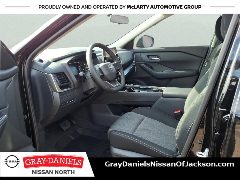 Certified 2026 Nissan Rogue SV AWD/4WD image 28
