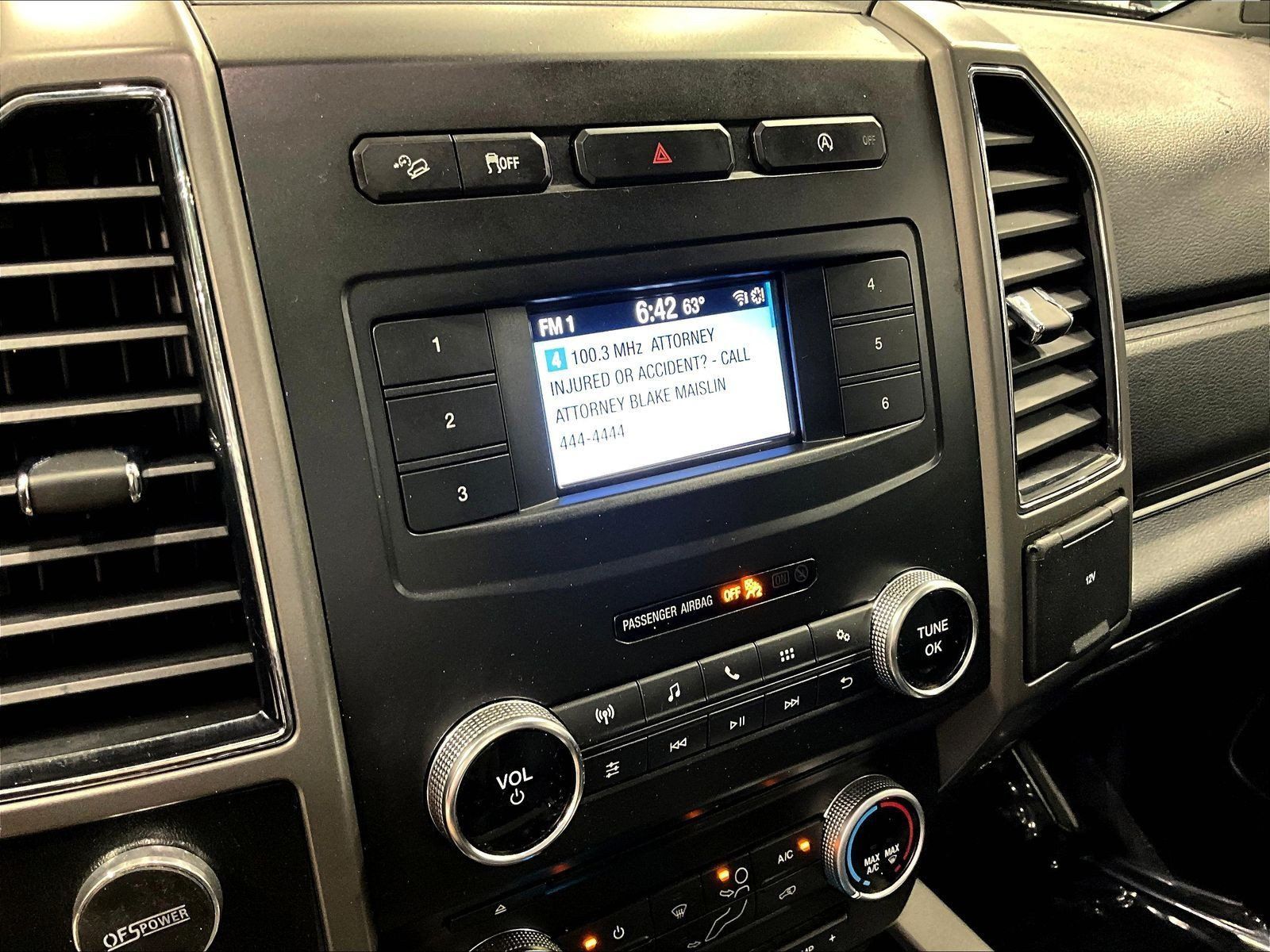 Used 2018 Ford Expedition XLT w/ Equipment Group 201A AWD/4WD image 14