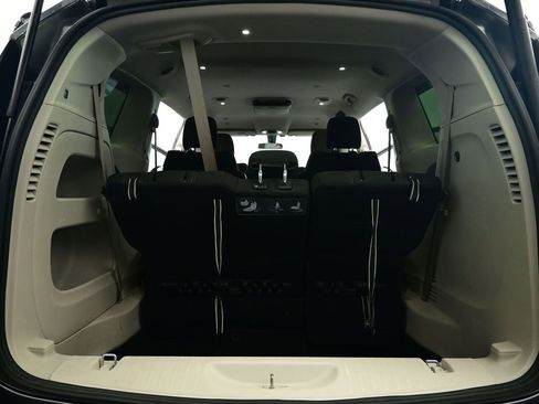 Used 2018 Chrysler Pacifica Touring Plus image 30