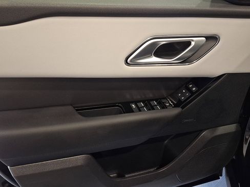 Used 2026 Land Rover Range Rover Velar S image 11