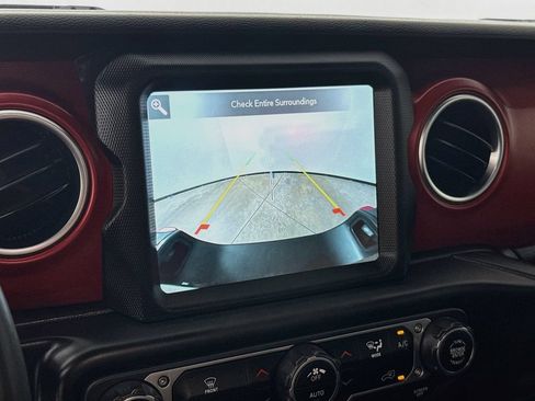 Used 2023 Jeep Gladiator Rubicon w/ Trailer Tow Package AWD/4WD image 16