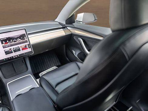 Used 2023 Tesla Model 3 Standard Range RWD image 25