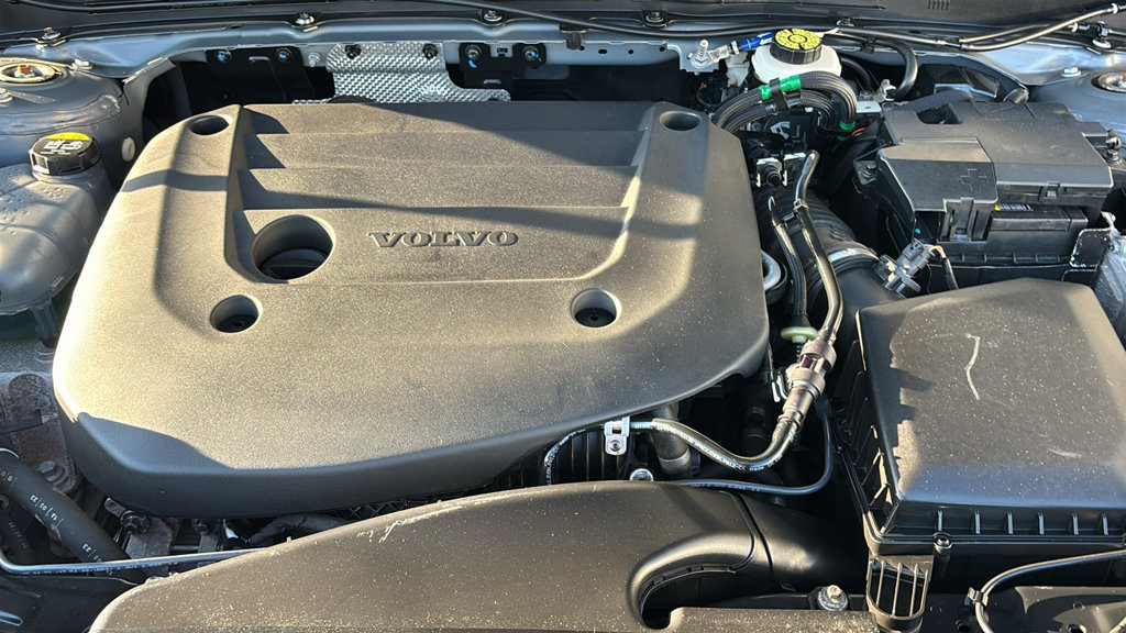 Certified 2023 Volvo XC40 B5 Plus w/ Climate Package AWD/4WD image 31