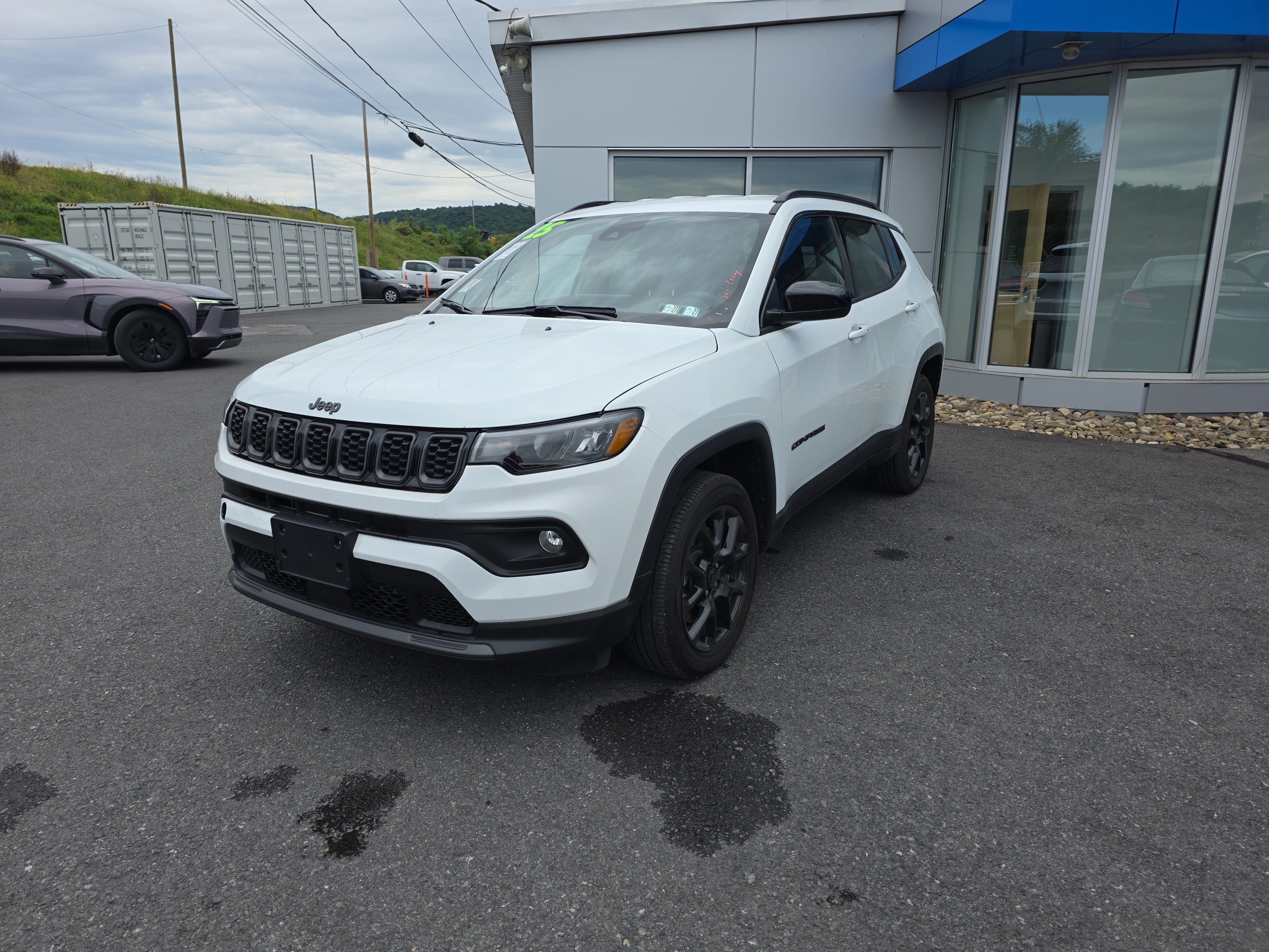 Used 2025 Jeep Compass Latitude w/ Convenience Group AWD/4WD image 7
