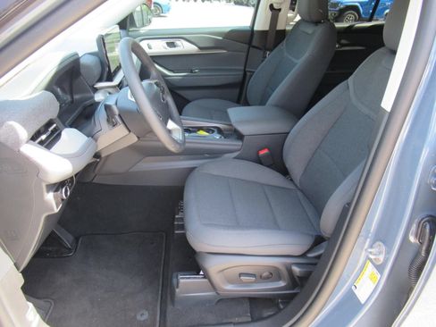 Used 2026 Ford Explorer Active RWD image 16