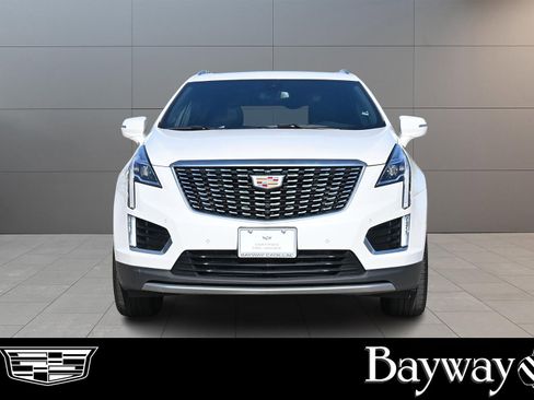 Used 2023 Cadillac XT5 Premium Luxury image 2