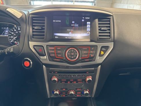 Used 2018 Nissan Pathfinder SL w/ SL Premium Package image 26
