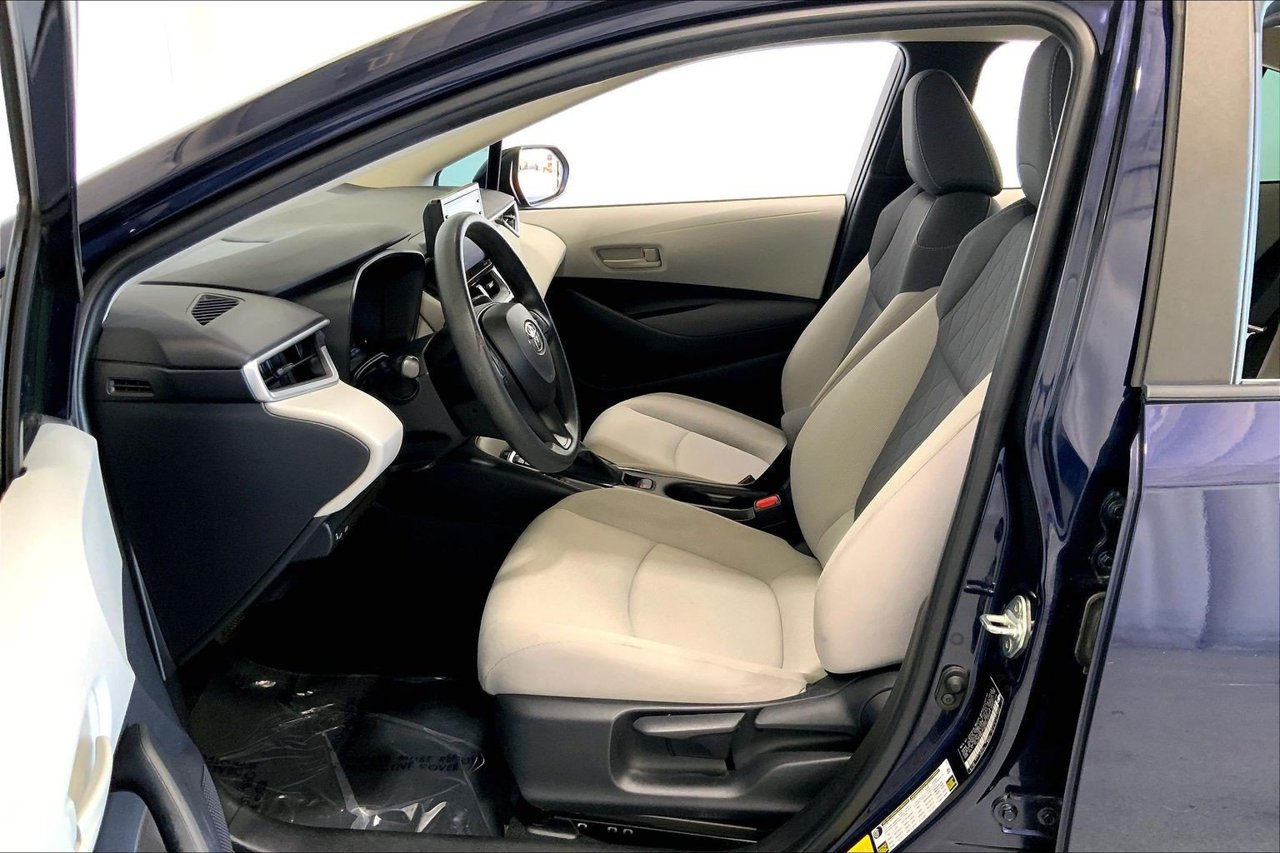 Used 2022 Toyota Corolla LE FWD image 18