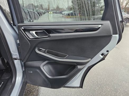 Used 2023 Porsche Macan image 14