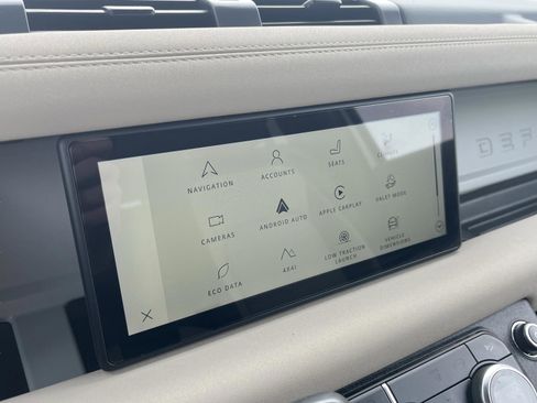 Used 2023 Land Rover Defender 90 X-Dynamic SE image 24