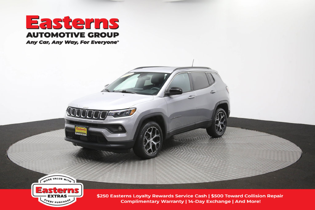 Used 2024 Jeep Compass Latitude AWD/4WD image 56