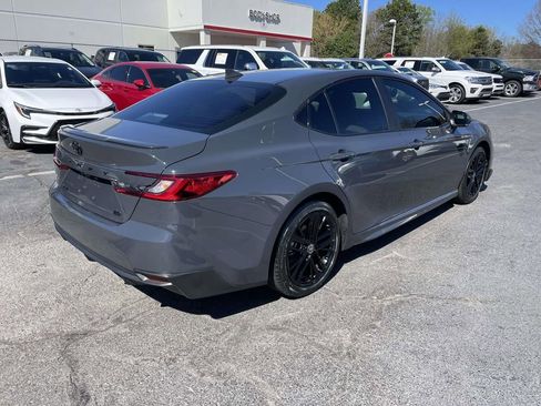 Used 2025 Toyota Camry SE w/ Convenience Package image 10