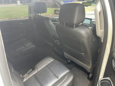 Used 2017 Chevrolet Suburban Premier RWD image 13