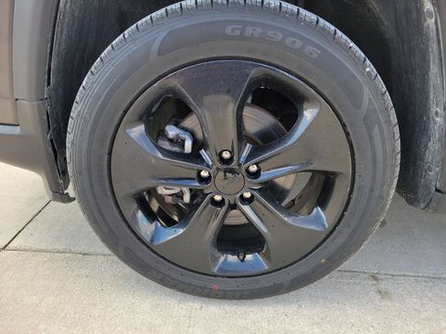 Used 2018 Jeep Compass Latitude AWD/4WD image 22