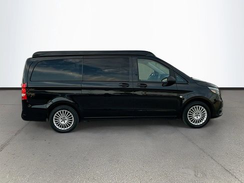 Used 2018 Mercedes-Benz Metris Passenger image 8