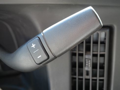 Used 2017 Chevrolet Express 2500 RWD image 24