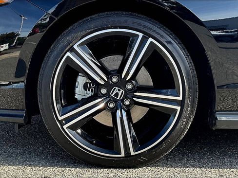 Used 2025 Honda Accord Sport image 8