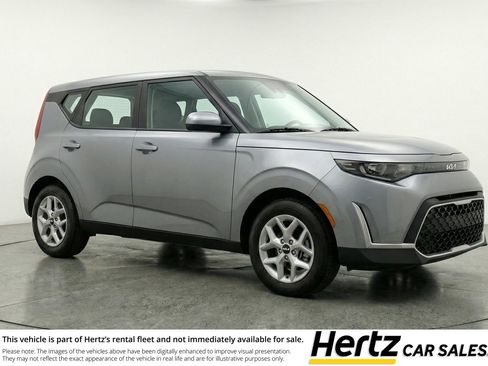 Used 2025 Kia Soul LX w/ LX Technology Package FWD image 1