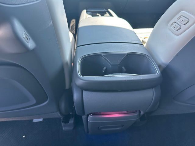 Used 2024 Kia EV9 GT-Line AWD/4WD image 21