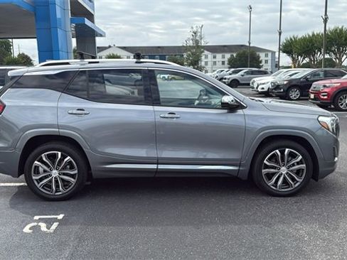 Used 2020 GMC Terrain Denali w/ Denali Premium Package image 8