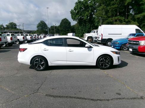 Used 2025 Nissan Sentra SV FWD image 5
