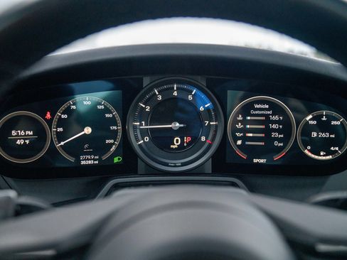 Used 2022 Porsche 911 Carrera S image 14