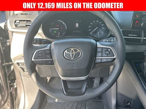 Certified 2024 Toyota Sienna XLE w/ XLE Plus Package FWD image 13