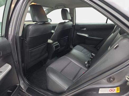 Used 2014 Toyota Camry SE FWD image 12