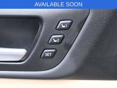 Used 2017 Toyota Highlander Limited Platinum AWD/4WD image 14