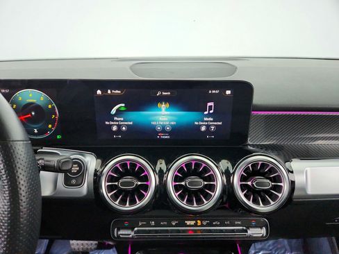 Certified 2022 Mercedes-Benz GLB 250 image 14