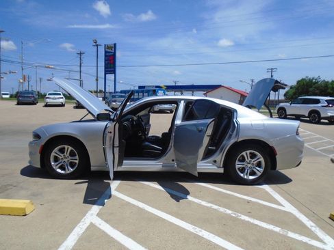 Used 2021 Dodge Charger SXT w/ Leather Interior Group RWD image 25