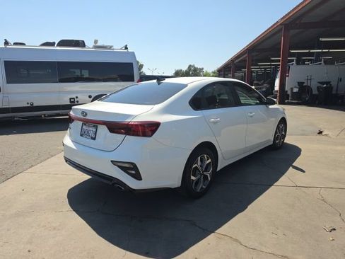 Used 2021 Kia Forte LXS FWD image 3