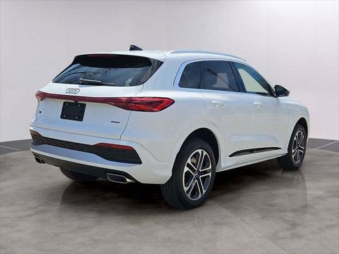Certified 2025 Audi Q5 Premium w/ Convenience Package AWD/4WD image 7