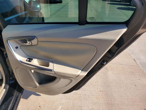 Used 2012 Volvo S60 T5 image 8