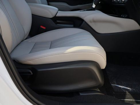 New 2026 Honda HR-V EX-L image 10