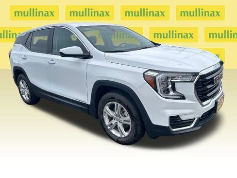 Used 2024 GMC Terrain SLE AWD/4WD image 1