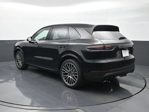 Certified 2022 Porsche Cayenne Platinum Edition AWD/4WD image 3