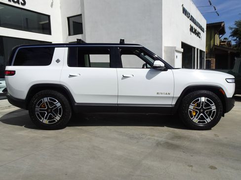 Used 2023 Rivian R1S Adventure image 8